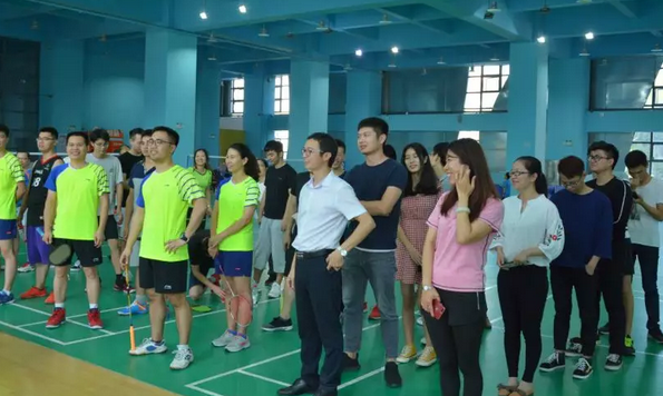 永利集团2018羽毛球赛圆满举行